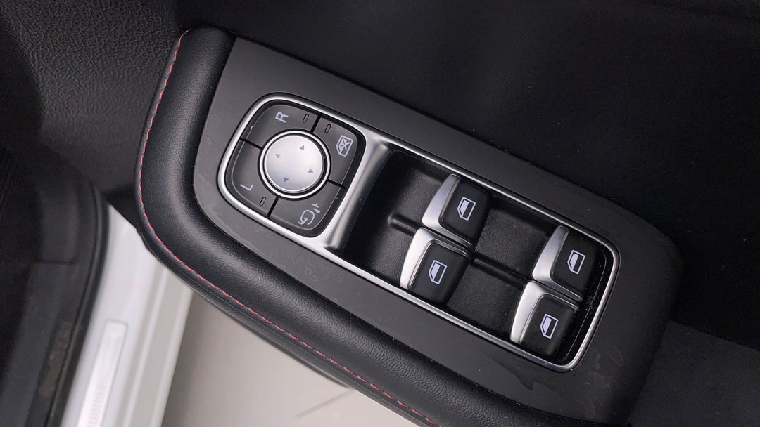 2022 MG HS Vibe, Automatic, 57720 km, Drivers Side Door Panel Controls