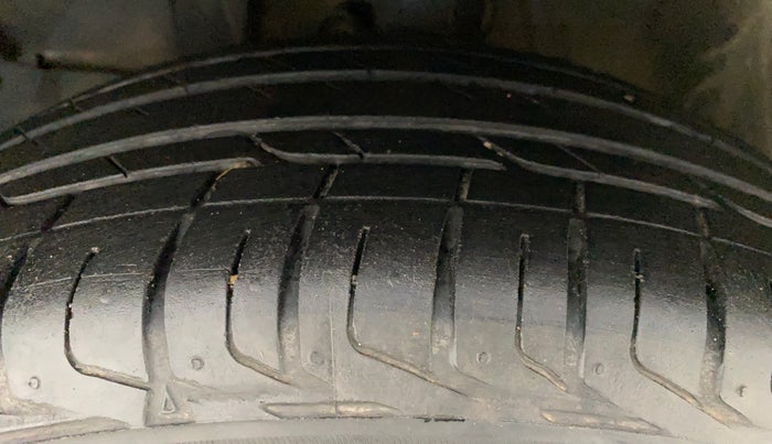 2017 Honda WR-V 1.2L I-VTEC VX MT, Petrol, Manual, 1,10,630 km, Left Front Tyre Tread
