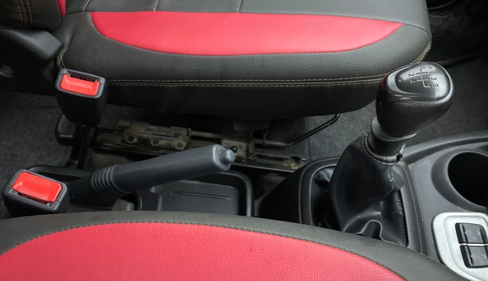 2017 Datsun Redi Go S 1.0, Petrol, Manual, 14,298 km, Gear Lever