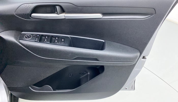 2020 KIA SONET HTK 1.5D, Diesel, Manual, Driver Side Door Panels Control