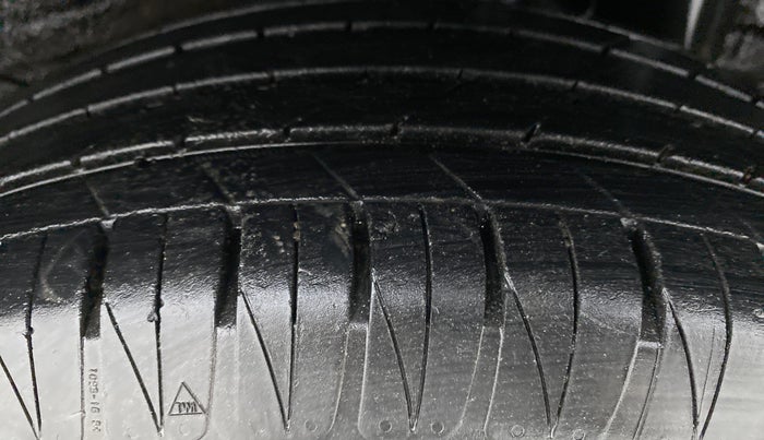 2020 KIA SONET HTK 1.5D, Diesel, Manual, Left Rear Tyre Tread