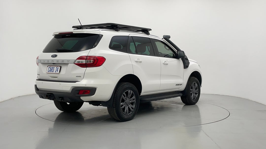 Right Back Diagonal (45- Degree) View