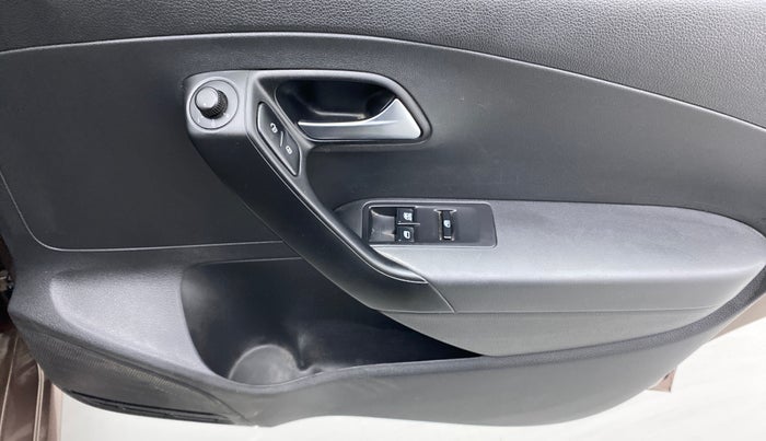 2018 Volkswagen Polo COMFORTLINE 1.0 PETROL, Petrol, Manual, 70,494 km, Driver Side Door Panels Control