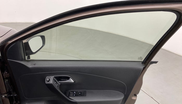 2018 Volkswagen Polo COMFORTLINE 1.0 PETROL, Petrol, Manual, 70,494 km, Right front window switch / handle - Power window makes minor noise