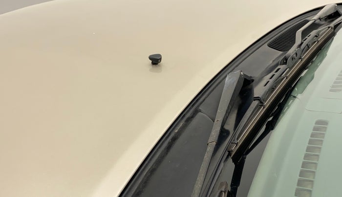 2011 Maruti Alto K10 VXI, Petrol, Manual, 1,00,924 km, Front windshield - Wiper Blade Broken/Rusted