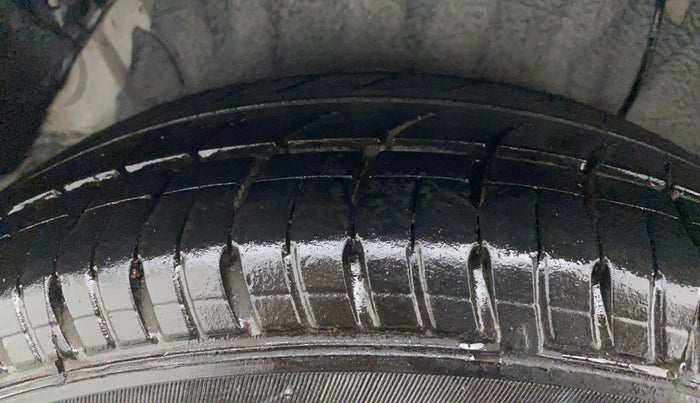 2013 Hyundai i20 ASTA 1.4 CRDI, Diesel, Manual, 97,861 km, Right Rear Tyre Tread