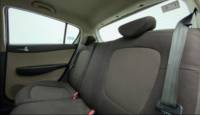 2013 Hyundai i20 ASTA 1.4 CRDI, Diesel, Manual, 97,861 km, Right Side Rear Door Cabin