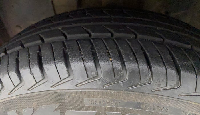 2018 Datsun Redi Go T (O), Petrol, Manual, 72,444 km, Left Front Tyre Tread