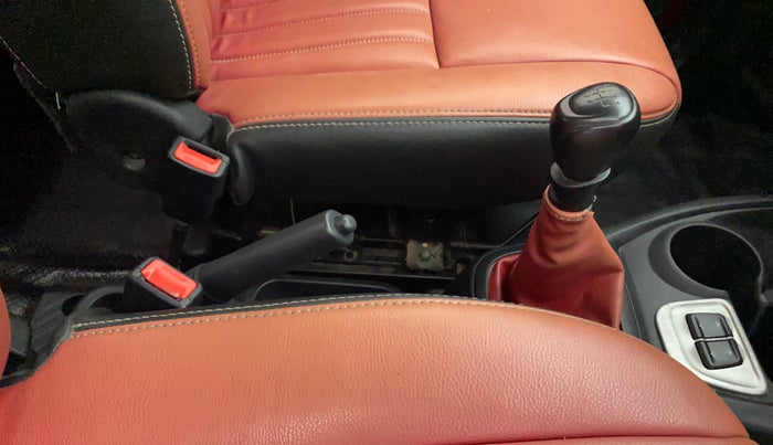 2018 Datsun Redi Go T (O), Petrol, Manual, 72,444 km, Gear Lever