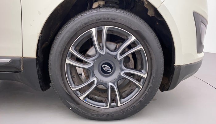 2018 Mahindra MARAZZO M8 7 STR, Diesel, Manual, 35,740 km, Right Front Wheel