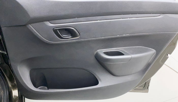 2016 Renault Kwid RXT 0.8, Petrol, Manual, 42,960 km, Driver Side Door Panels Control