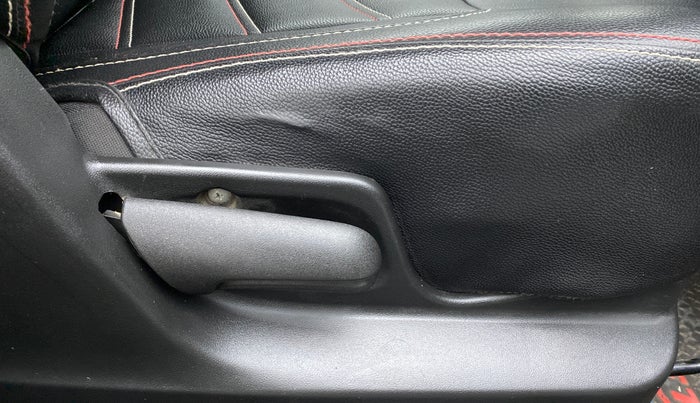 2015 Maruti Swift VXI, Petrol, Manual, 59,196 km, Driver Side Adjustment Panel