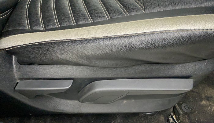 2018 Mahindra KUV 100 NXT K6+ P 6 STR, Petrol, Manual, 34,586 km, Driver Side Adjustment Panel