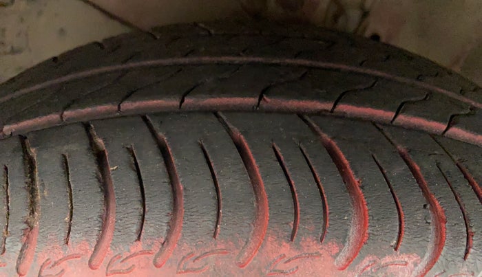 2013 Honda Brio VX MT, Petrol, Manual, 68,384 km, Left Front Tyre Tread