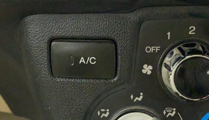 2013 Honda Brio VX MT, Petrol, Manual, 68,384 km, AC Unit - Main switch light not functional