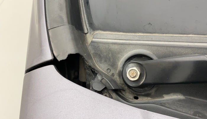 2017 Honda WR-V 1.5L I-DTEC VX MT, Diesel, Manual, 91,397 km, Bonnet (hood) - Cowl vent panel has minor damage