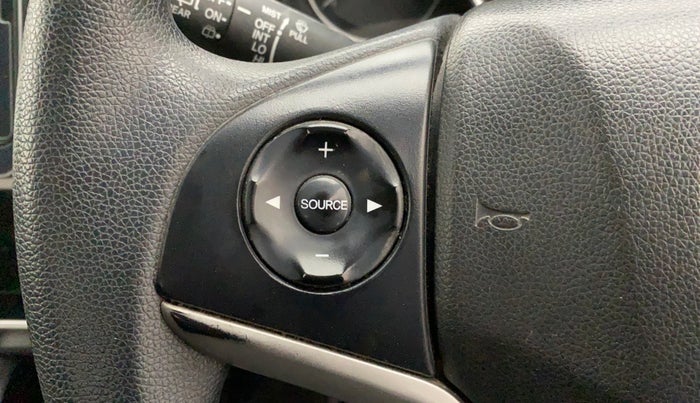 2017 Honda WR-V 1.5L I-DTEC VX MT, Diesel, Manual, 91,397 km, Steering wheel - Sound system control not functional
