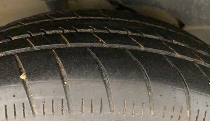 2015 Tata Bolt XM REVOTRON, Petrol, Manual, 58,472 km, Right Rear Tyre Tread