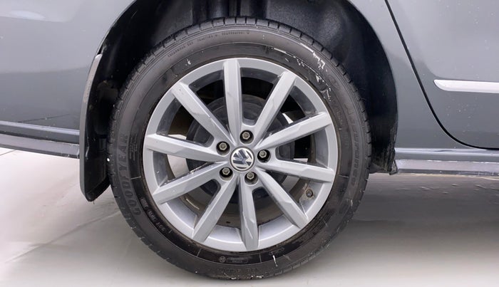 2019 Volkswagen Vento 1.2 TSI HIGHLINE PLUS AT, Petrol, Automatic, 18,336 km, Right Rear Wheel