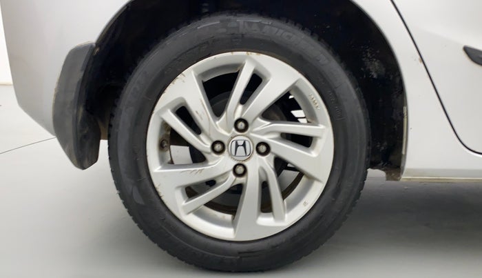 2018 Honda Jazz 1.2 V MT, Petrol, Manual, 43,405 km, Right Rear Wheel