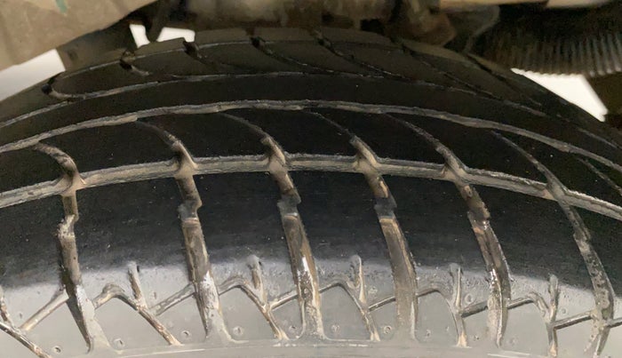 2010 Hyundai Santro Xing GLS, Petrol, Manual, 76,191 km, Left Rear Tyre Tread