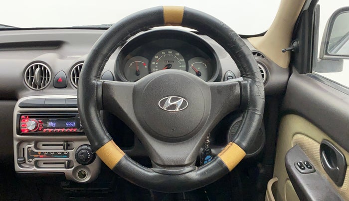 2010 Hyundai Santro Xing GLS, Petrol, Manual, 76,191 km, Steering Wheel Close Up