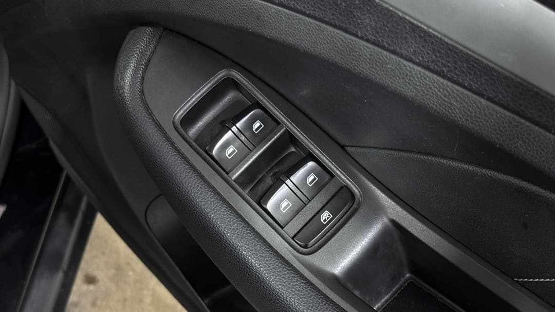 2021 MG ZS Excite, Automatic, 79329 km, Drivers Side Door Panel Controls
