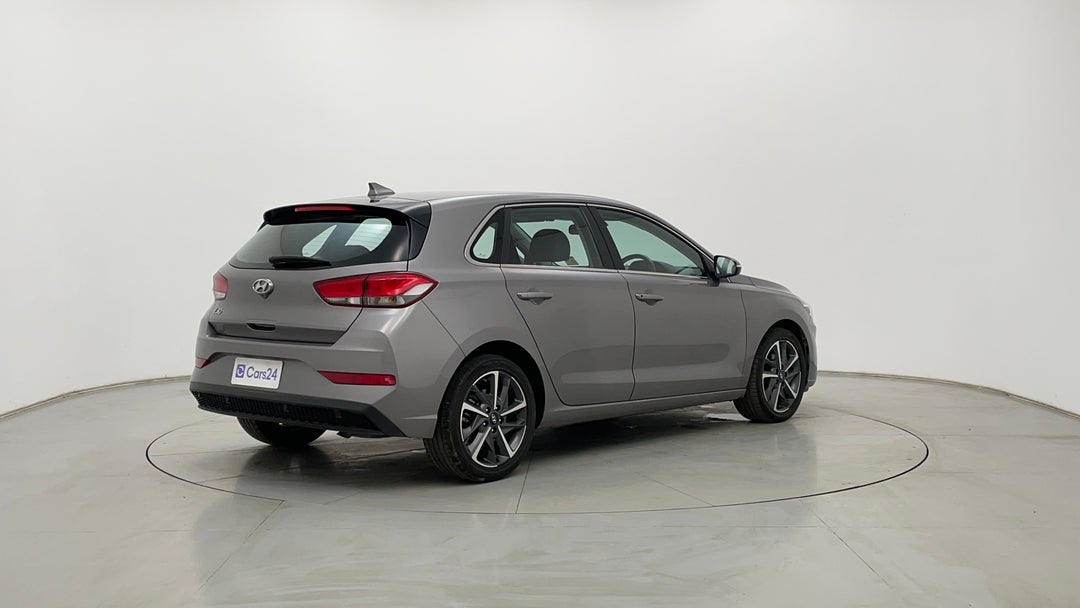 Right Back Diagonal (45- Degree) View