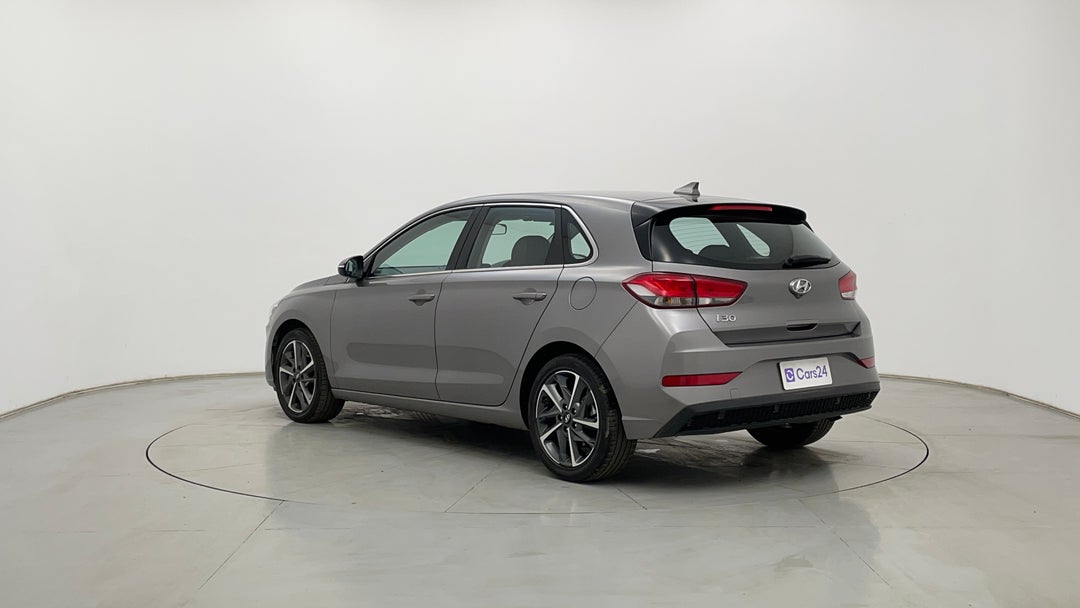 Left Back Diagonal (45- Degree) View