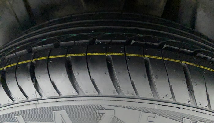 2019 Maruti XL6 ALPHA MT, Petrol, Manual, 87,369 km, Left Rear Tyre Tread
