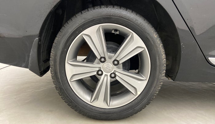 2019 Hyundai Verna 1.6 VTVT SX + AT, Petrol, Automatic, 31,360 km, Right Rear Wheel