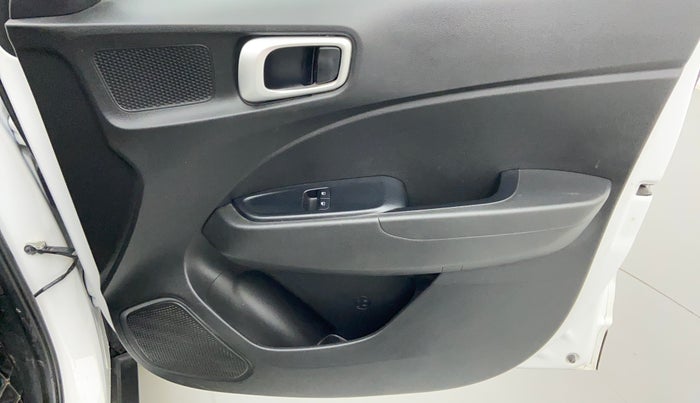 2020 Hyundai VENUE E MT 1.2  KAPPA, Petrol, Manual, 8,660 km, Driver Side Door Panels Control