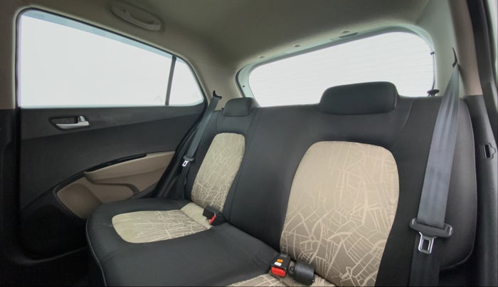 2016 Hyundai Grand i10 SPORTZ 1.2 KAPPA VTVT, Petrol, Manual, 8,768 km, Right Side Rear Door Cabin