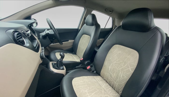 2016 Hyundai Grand i10 MAGNA 1.2 VTVT, Petrol, Manual, 1,01,233 km, Right Side Front Door Cabin View
