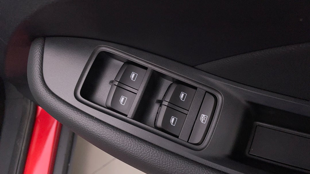 2024 MG ZS Excite, Automatic, 3484 km, Drivers Side Door Panel Controls