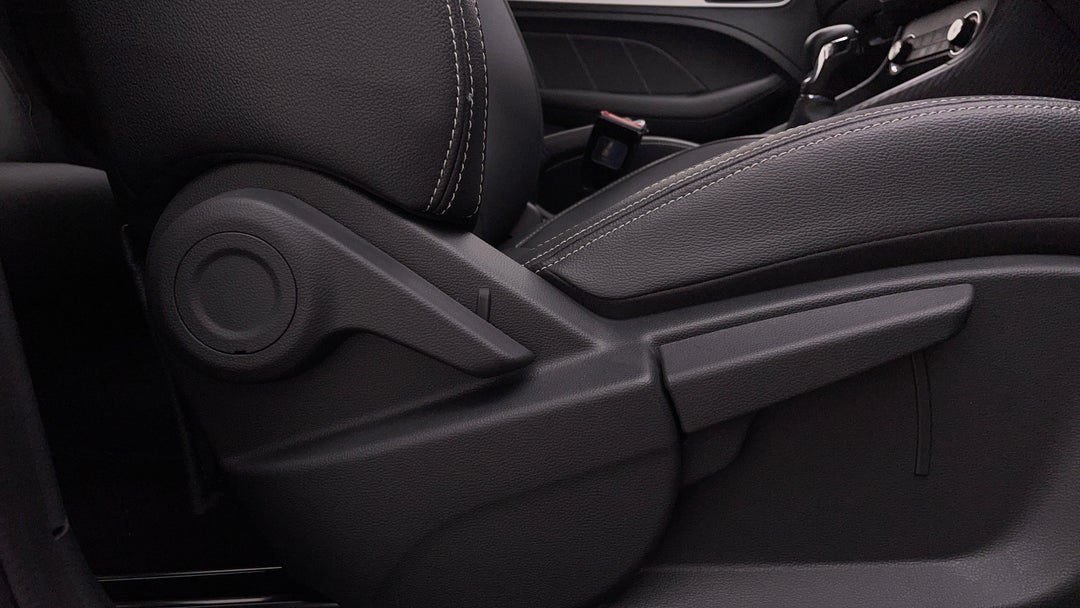 2024 MG ZS Excite, Automatic, 3484 km, Drivers Side Adjustment Panel