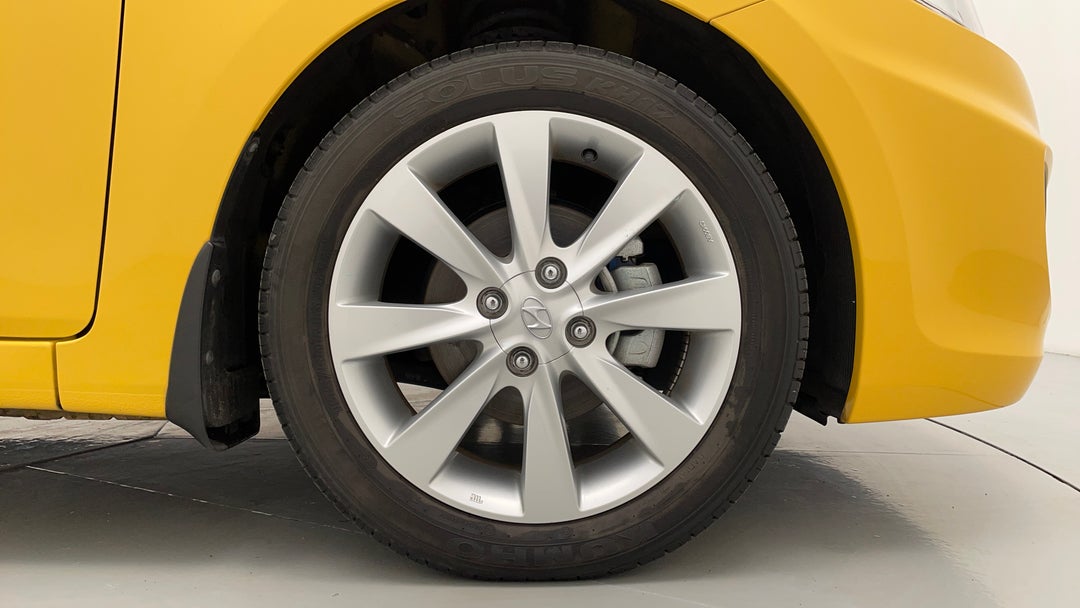 2018 Hyundai Accent Sport, Automatic, 48146 km, Right Front Wheel