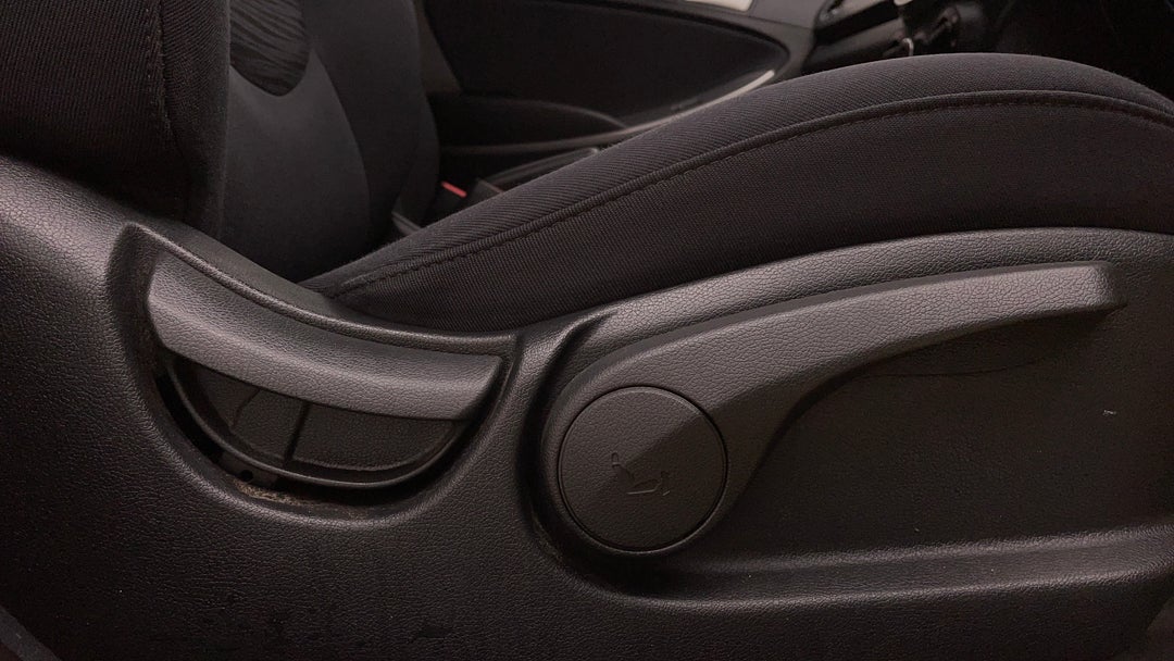 2018 Hyundai Accent Sport, Automatic, 48146 km, Drivers Side Adjustment Panel