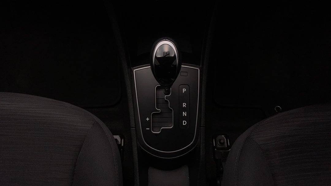 2018 Hyundai Accent Sport, Automatic, 48146 km, Gear Lever 