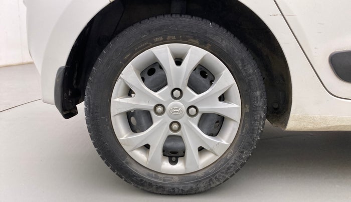 2016 Hyundai Grand i10 SPORTZ 1.2 KAPPA VTVT, Petrol, Manual, 38,606 km, Right Rear Wheel
