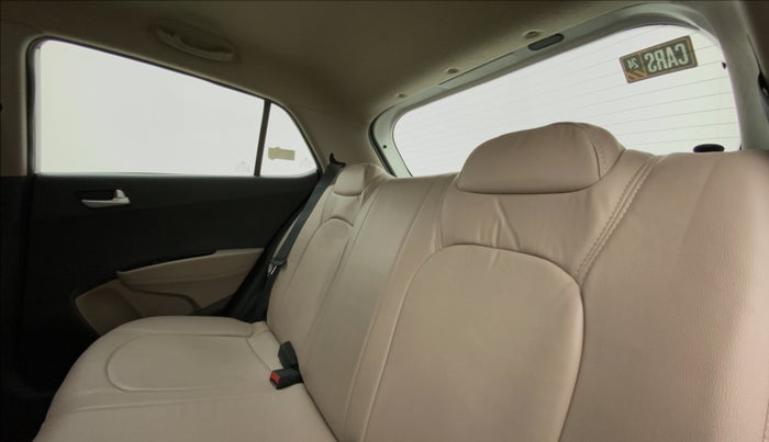 2016 Hyundai Grand i10 SPORTZ 1.2 KAPPA VTVT, Petrol, Manual, 38,606 km, Right Side Rear Door Cabin