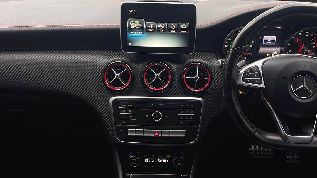 2015 Mercedes-benz A250 Sport 4matic, Automatic, 56570 km, Center Console