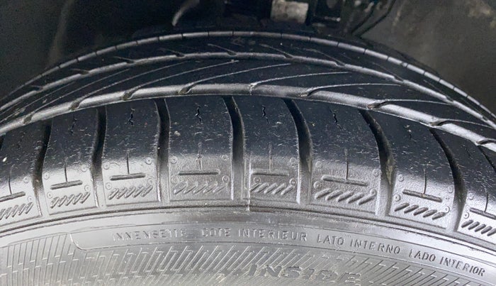 2017 Volkswagen Ameo HIGHLINE PLUS DSG 1.5, Diesel, Automatic, 42,382 km, Left Front Tyre Tread