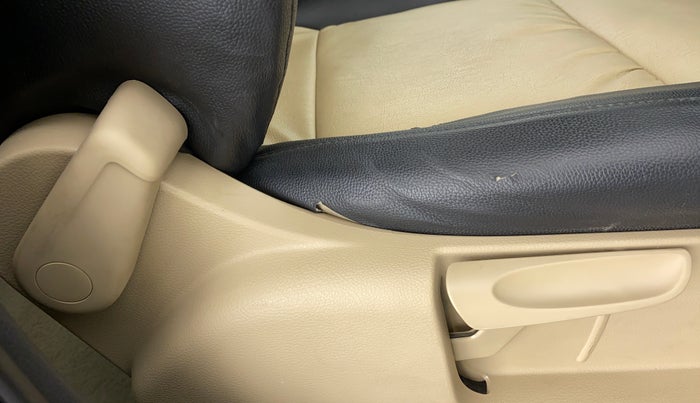 2017 Volkswagen Ameo HIGHLINE PLUS DSG 1.5, Diesel, Automatic, 42,382 km, Driver Side Adjustment Panel