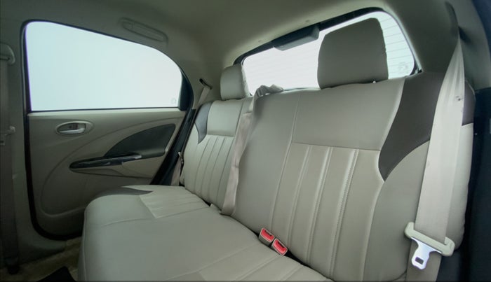 2016 Toyota Etios Liva V  LIMITED, Petrol, Manual, 30,291 km, Right Side Rear Door Cabin
