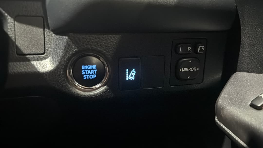 2018 Toyota RAV4 Gxl (2WD), Automatic, 103582 km, Utility Switches/Buttons