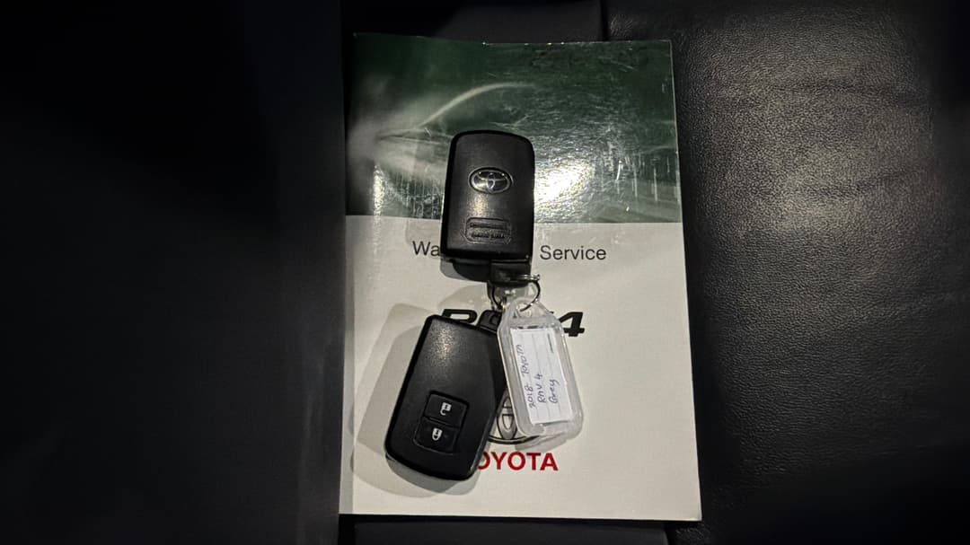2018 Toyota RAV4 Gxl (2WD), Automatic, 103582 km, Key Close-up