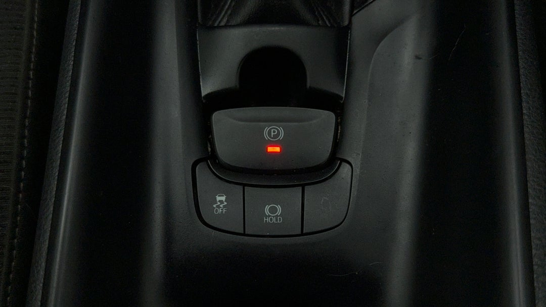 2018 Toyota C-HR (2WD), Automatic, 158675 km, Handbrake