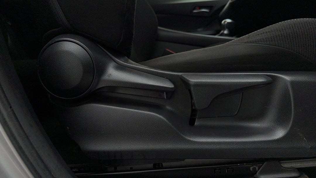 2018 Toyota C-HR (2WD), Automatic, 158675 km, Drivers Side Adjustment Panel