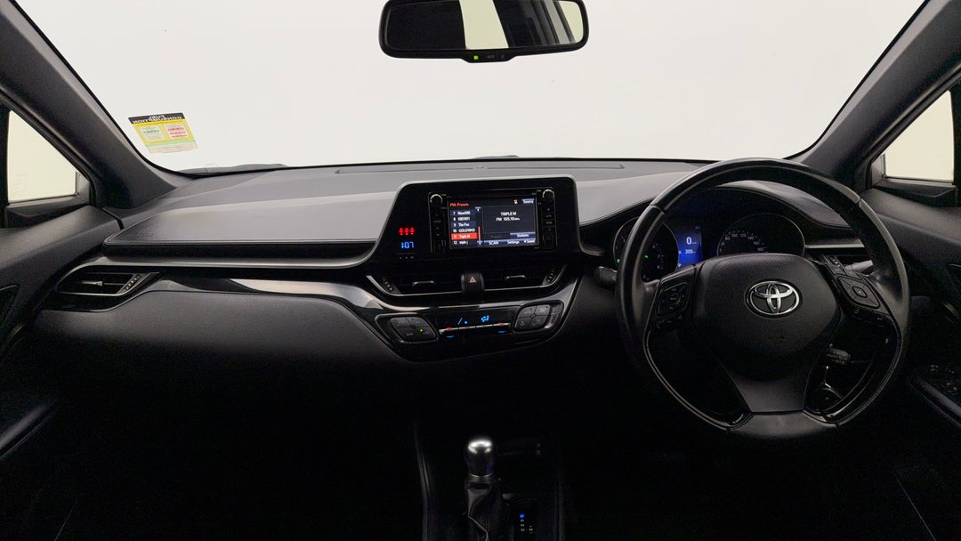 2018 Toyota C-HR (2WD), Automatic, 158675 km, Dashboard View
